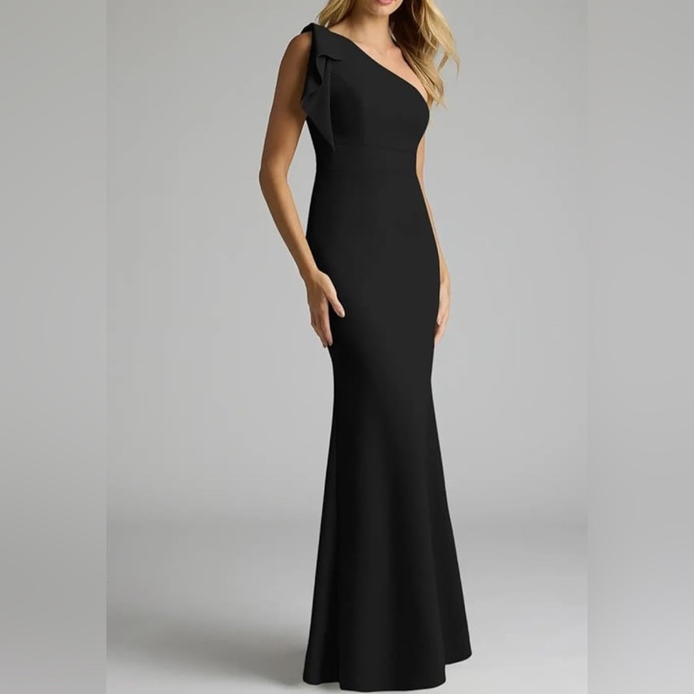 Elegant Black Evening Gown